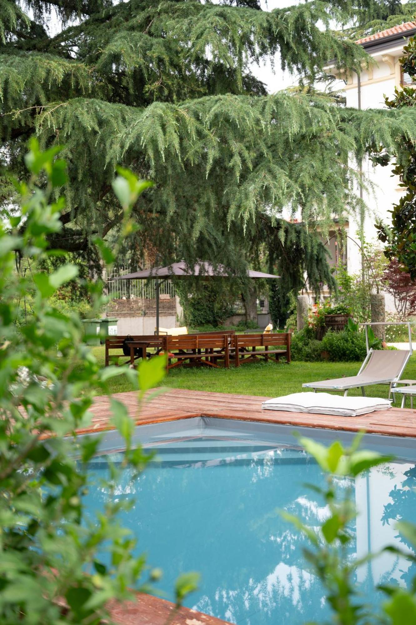 Il Bozzolo Eco Boutique Apartments 明乔河畔的瓦雷奇奥 外观 照片