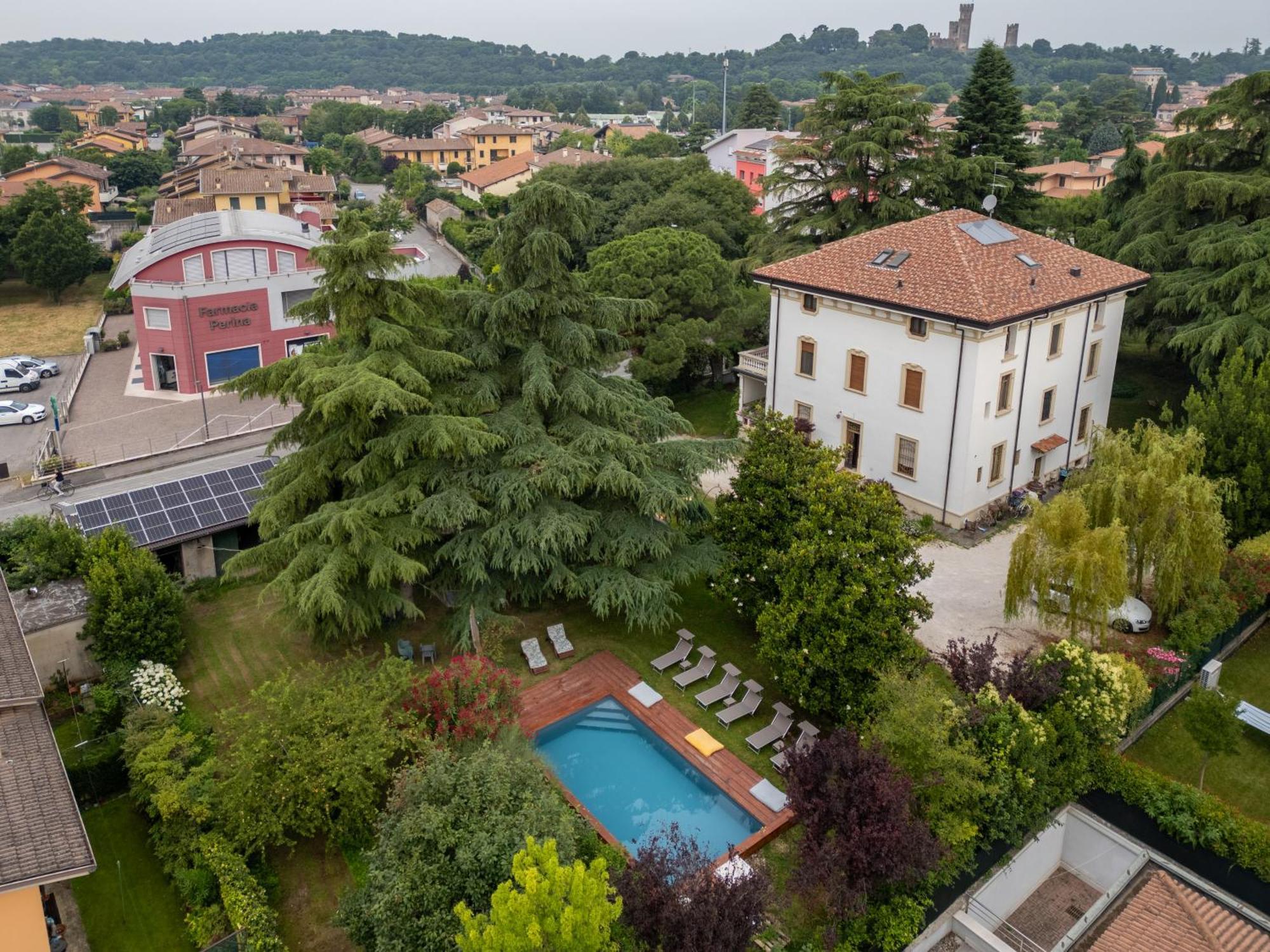 Il Bozzolo Eco Boutique Apartments 明乔河畔的瓦雷奇奥 外观 照片