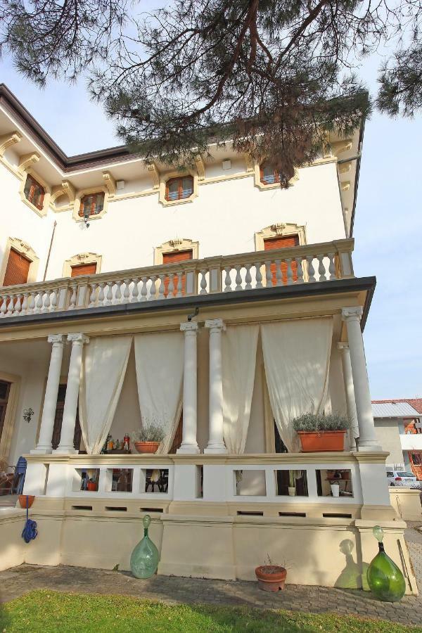 Il Bozzolo Eco Boutique Apartments 明乔河畔的瓦雷奇奥 外观 照片