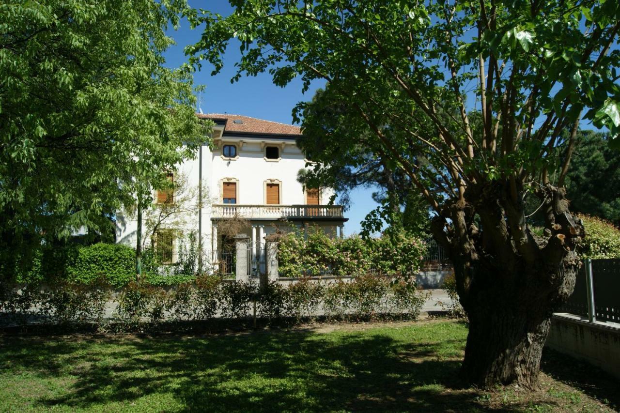 Il Bozzolo Eco Boutique Apartments 明乔河畔的瓦雷奇奥 外观 照片