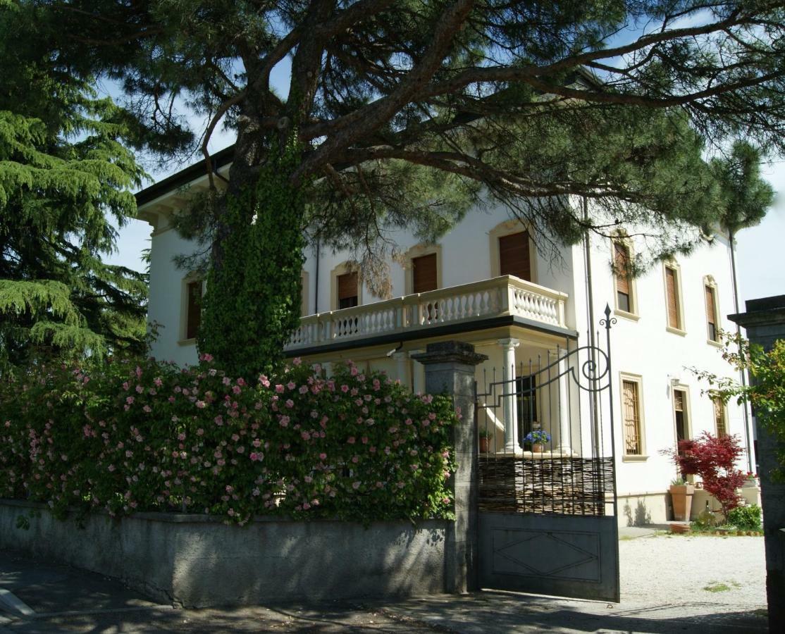 Il Bozzolo Eco Boutique Apartments 明乔河畔的瓦雷奇奥 外观 照片